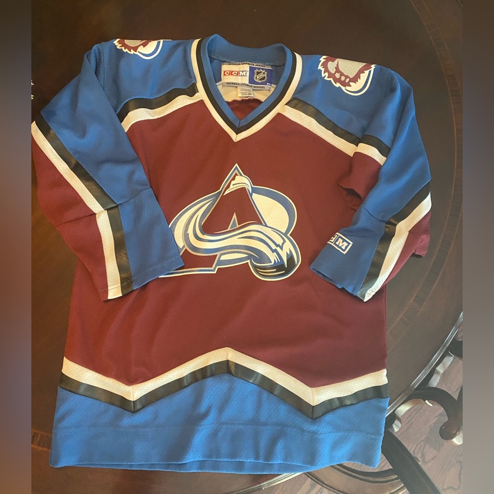 Youth L/XL Colorado Avalanche jersey CCM NHL